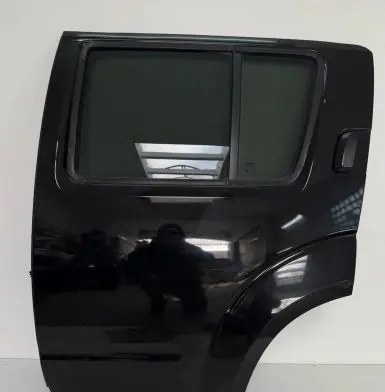 Nissan Pathfinder R51 Rear door