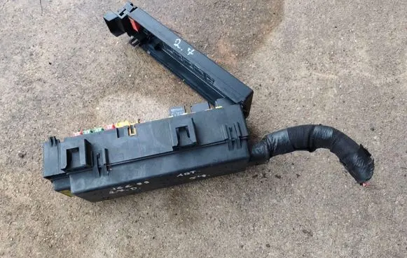 Jeep Grand Cherokee (WJ) Fuse box set 56050263AB