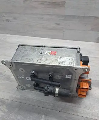 Volkswagen PASSAT B8 Battery charger (optional) 5QE915682AK 10347697
