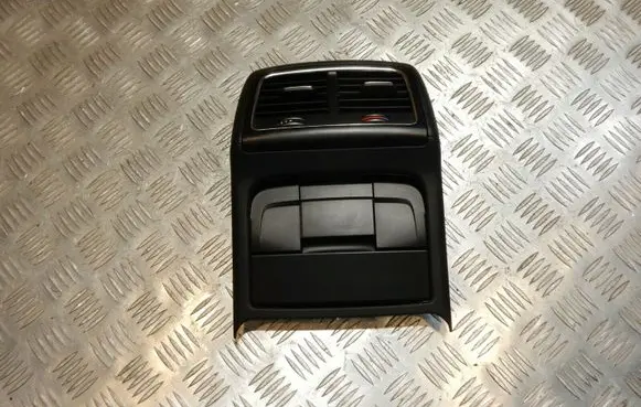 Rear air vent grill