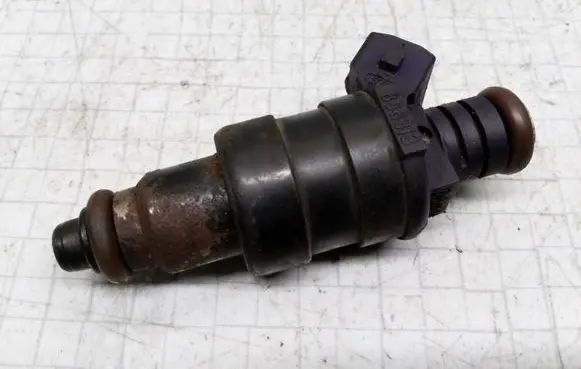 Renault Megane I Fuel injector 866313