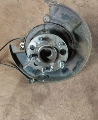 Lexus RX 300 Rear wheel hub spindle/knuckle 