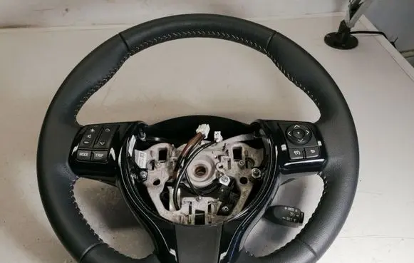 Toyota Yaris Steering wheel 451000D49024