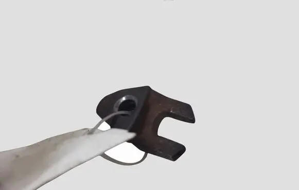 Peugeot 208 I Fuel Injector clamp holder