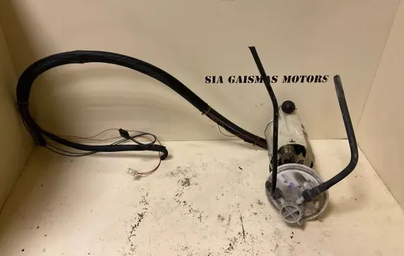 Volvo V70 Mechanical fuel pump 8649220