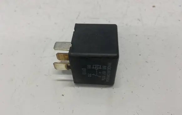 Mitsubishi Pajero Other relay mr301971 858787a