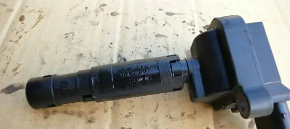 Mercedes-Benz SLK R171 High voltage ignition coil A0001501580