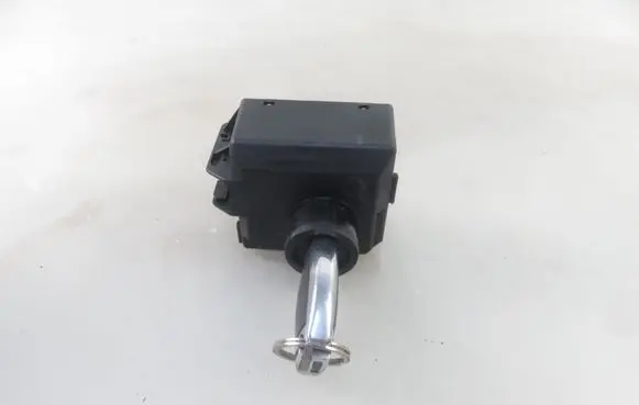 Mercedes-Benz CLA C117 X117 W117 Ignition lock 2469054602