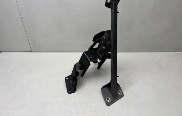 Audi A8 S8 D3 4E Fender mounting bracket 4E0614119AA