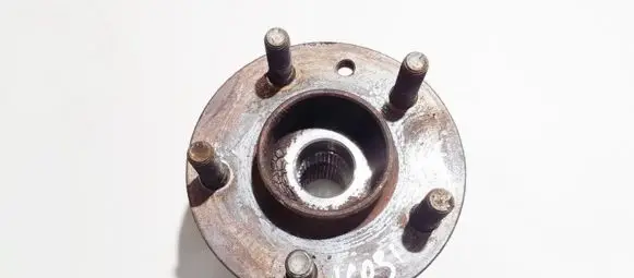 Ford Kuga I Rear wheel hub