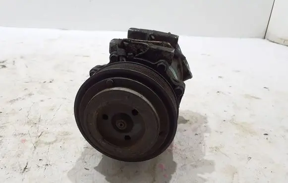 Renault Laguna I Air conditioning (A/C) compressor (pump) 7700859676