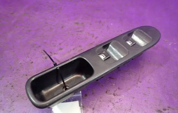 Peugeot 307 CC Quarter vent window switch 27461