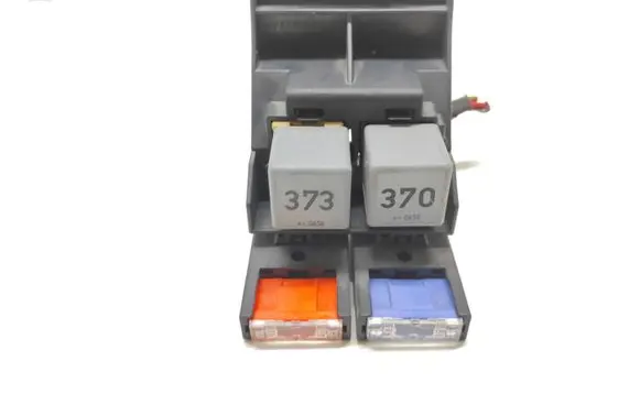 Audi A6 S6 C6 4F Relay mounting block 4F1937503