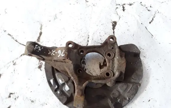 Volvo XC90 Front wheel hub spindle knuckle 00630770