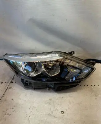 Nissan Qashqai Headlight/headlamp 10018013