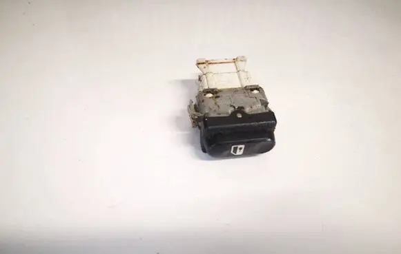 Nissan Qashqai Central locking switch button 2808202