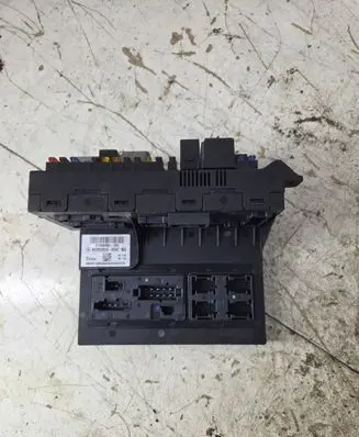 Mercedes-Benz E W211 SAM control unit 2115453901