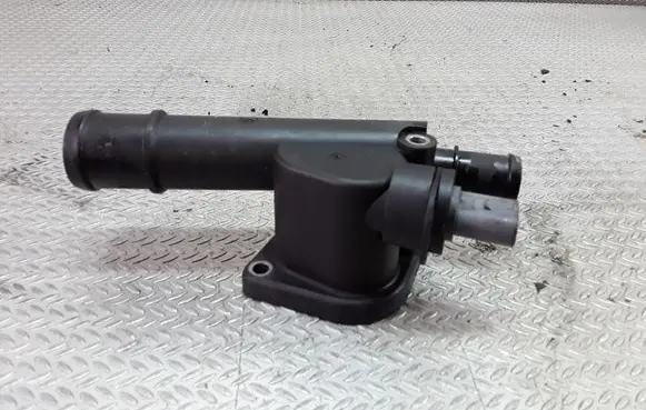 Audi A4 S4 B7 8E 8H Engine coolant pipe/hose 038121132G