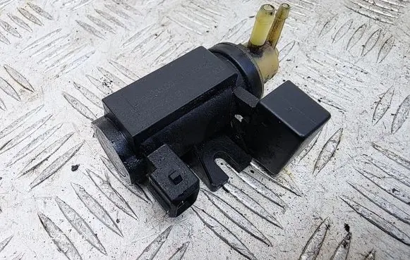 Opel Astra H Turbo solenoid valve 70281500 898105