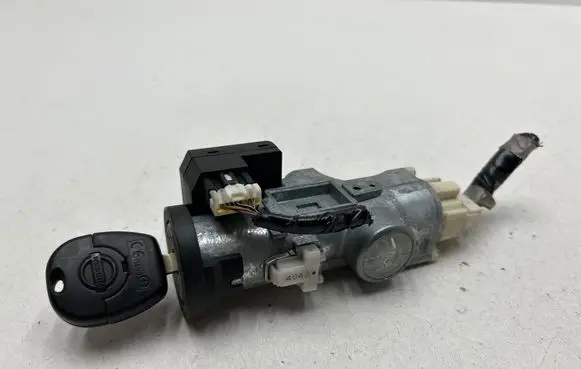Nissan X-Trail T30 Ignition lock 5WK48042A 2671032209 28590C9902