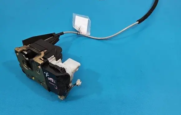 Peugeot 307 Front door lock IMPRK1581944