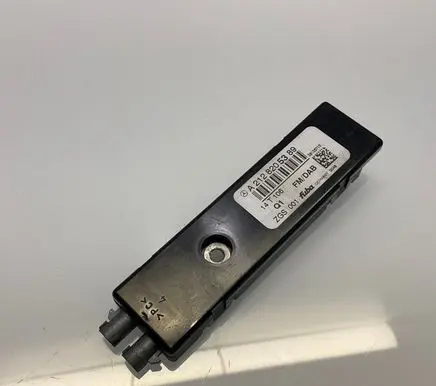 Mercedes-Benz E W212 Aerial antenna amplifier A2128205389 28105715 14T106