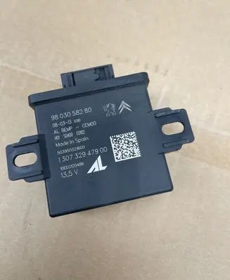 Peugeot 508 Light module LCM 9803058280