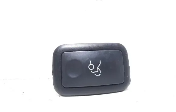 Mercedes-Benz C W204 Tailgate opening switch A2048707051