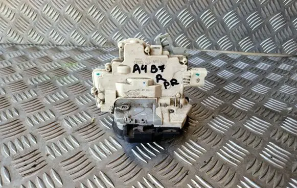 Audi A4 S4 B7 8E 8H Front door lock