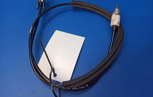 Mercedes-Benz C W203 Gear shift cable linkage 2032670164