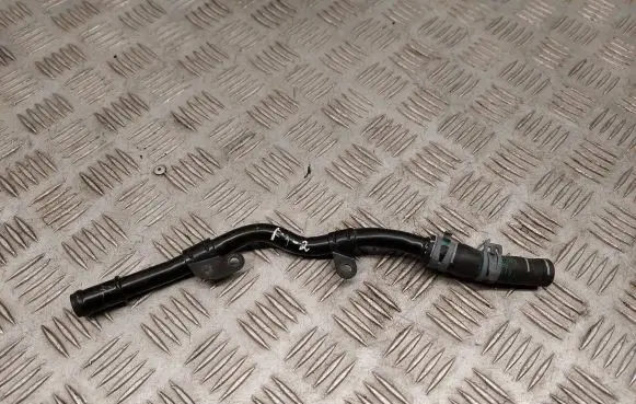 Audi Q3 F3 Engine coolant pipe/hose 06K121085M