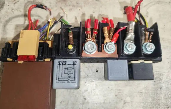 Fuse box set