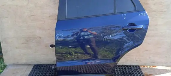Hyundai Santa Fe Rear door