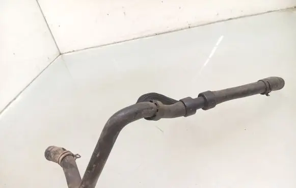 Engine coolant pipe/hose