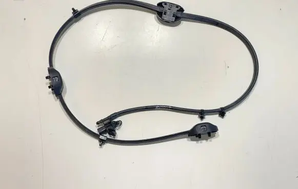 BMW 1 F40 Windshield washer spray nozzle 7453968