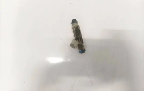 Ford Mondeo Mk III Fuel injector 031s7ef7b 031s7e-f7b