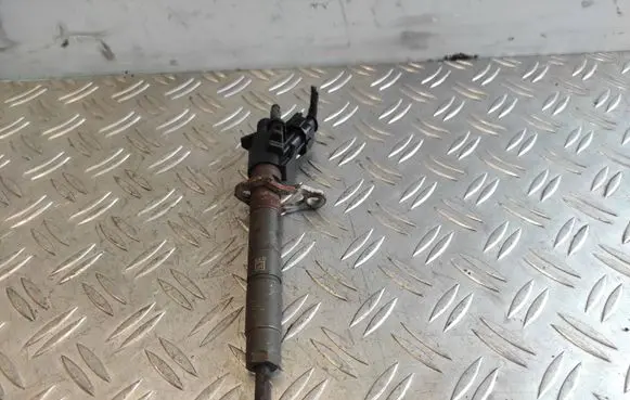Volvo XC60 Fuel injector 31272767