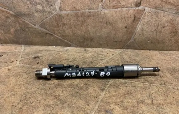 BMW X3 F25 Fuel injector 7639994