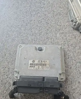 Volkswagen PASSAT B5 Engine control unit/module 038906018N