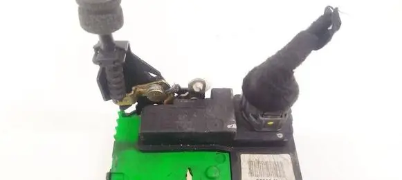 Volvo XC90 Front door lock 8650548