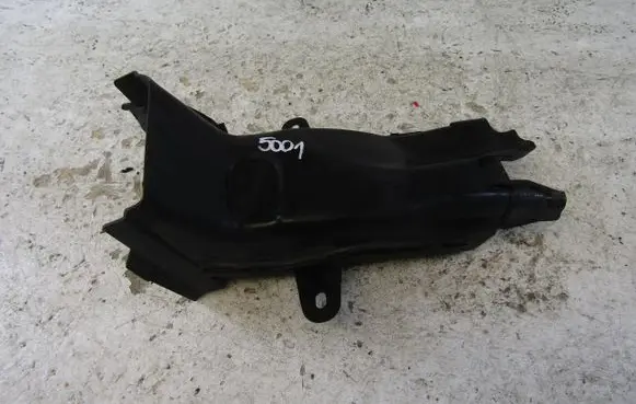 BMW 5 G30 G31 G38 Air intake duct part 7383851