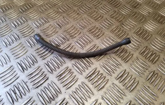 Volkswagen PASSAT B8 Clutch pipe/line 