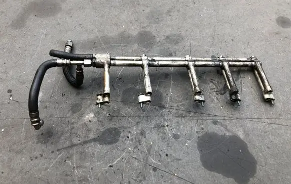 Volkswagen Phaeton Fuel main line pipe 07Z133317K