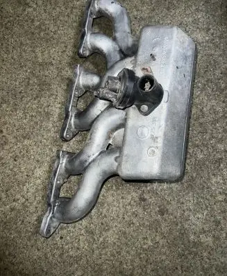 BMW 5 E34 Intake manifold 1275388