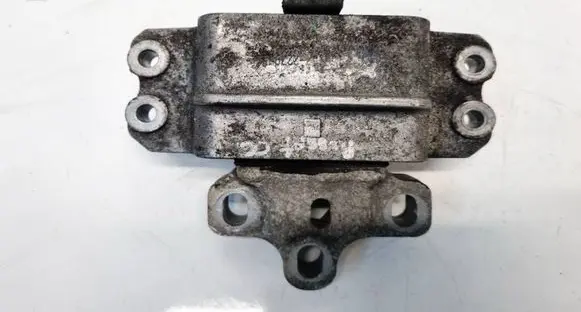 Volkswagen PASSAT CC Engine mount bracket 3C0199555