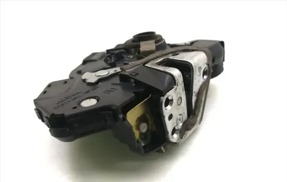 Lexus IS 220D-250-350 Front door lock