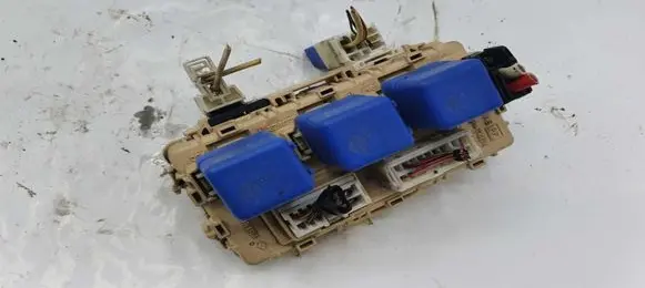 Nissan X-Trail T30 Fuse module NOCODE