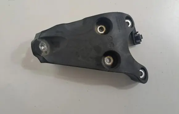 BMW 4 F32 F33 Engine mounting bracket 6860273