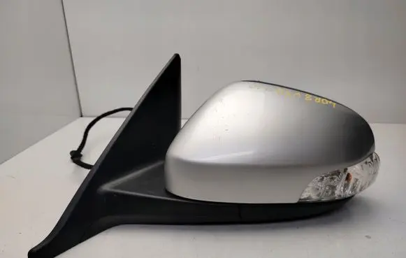 Volvo V50 Front door electric wing mirror 