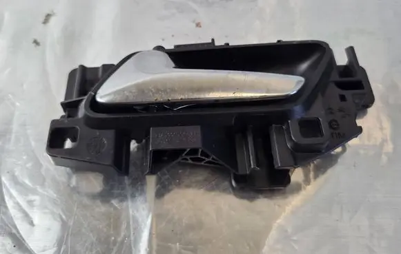 Peugeot 308 Front door interior handle 311339 25527W01